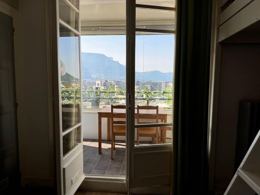 Le Rooftop Calme Et Terrasse A 1 Minute De La Gare Grenoble Ngoại thất bức ảnh
